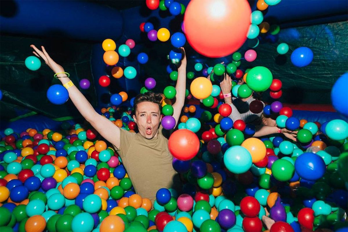 BLOG Large Ballpit Hire