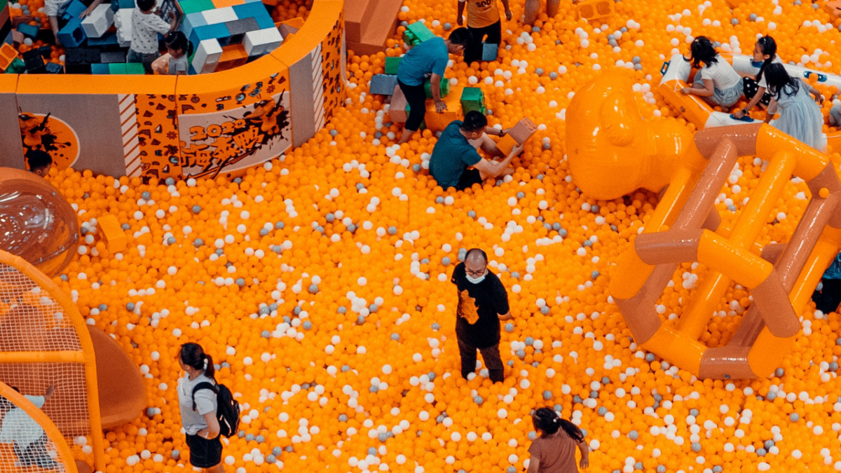 The World's Largest Ball Pit! Large Ballpit Hire